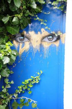 urbanartlab:    My Dog Sighs for the Beyond Banksy Project in London, UK  
