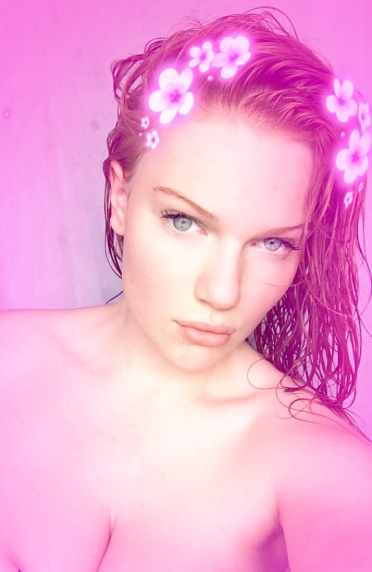 yourlittleredhead:  levicoralynn