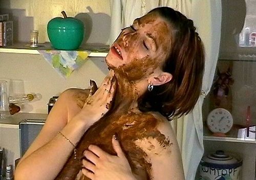 lovescatgirlss:  Just can’t get enough!! 