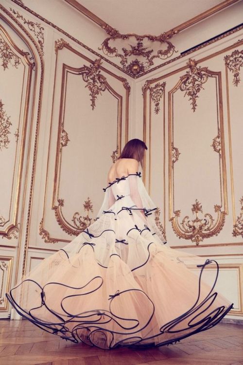 Alexis Mabille’s Fall 2017 Haute Couture collection 