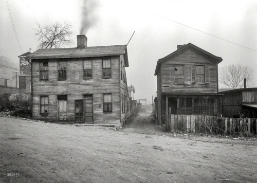 bassman5911:Low-Rent: 1935Typical squalid homes, Hamilton County, Ohio.(viaShorpy Historical Photo A
