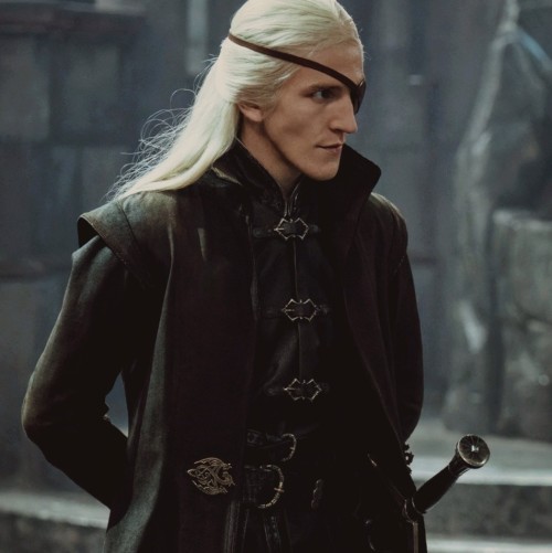 Semi-human Nature {alpha!aemond Targaryen X Omega!reader X Alpha!daemon Targaryen}
