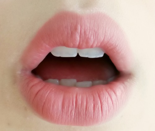 cherry-bunnyy:  Today my lips looked bomb