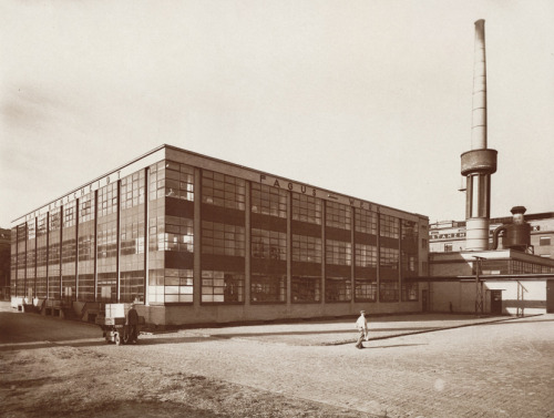 Walter Gropius &amp; Adolf Meyer, Fagus Werk, 1911-14. Alfeld, Germany. Photo: Edmund Lill. © Landes