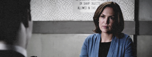 sherilyn-fenn:  And you have to remember: You can never turn your back on a Hastings!-