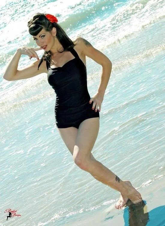 alternative-pinup:  Alternative Model Follow us at : http://alternative-pinup.tumblr.com/