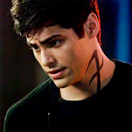 magnusandalexander:Alec Lightwood being done with your nonsense: A study™