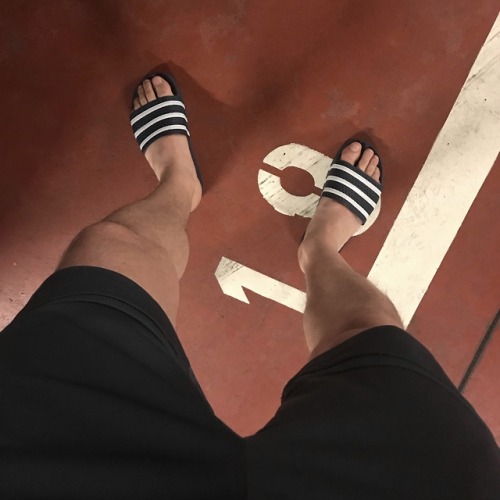 More photos of my feet:  FeetLoverCH.tumblr.comFollow me on Instagram: instagram.