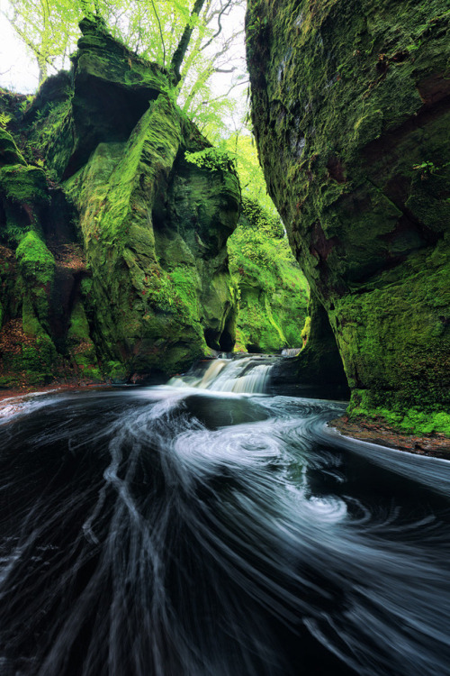 drxgonfly: Scotland (by Lukas Furlan)