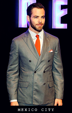 dailypine:  Chris Pine’s Suits + Ties of the 2013 STID World Tour 