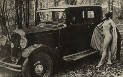 grandma-did:  lafascinantedelafemme added the second photo here to this Sapphic romance.UPDATE:  I note that a follower identified the car as a 1926 Essex.  That is dedication.