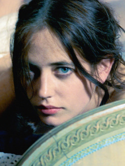 lanuitlorage: Eva Green on the set of The