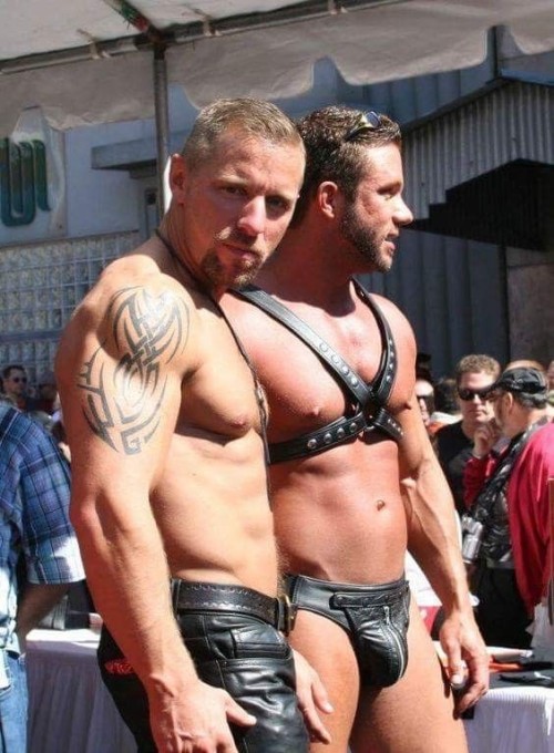 luckycutdick:Hot beatifull leather fiends on a meeting