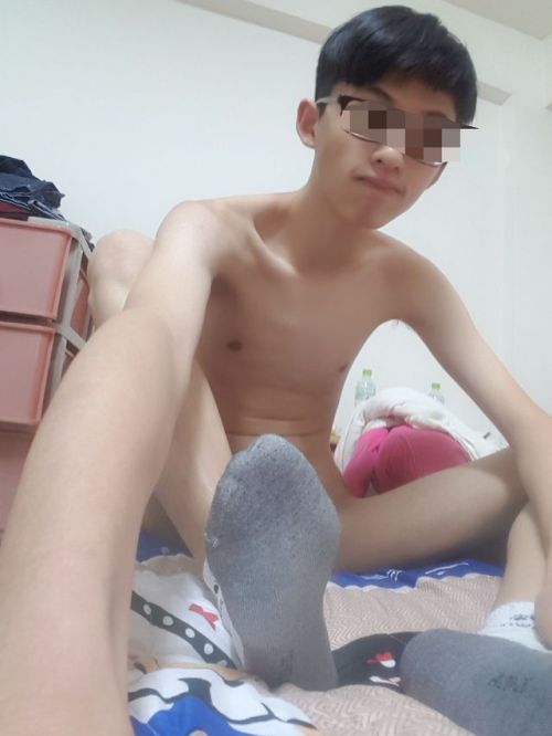 andy910202: 發個舊照 追蹤快200了 好久沒訊了~