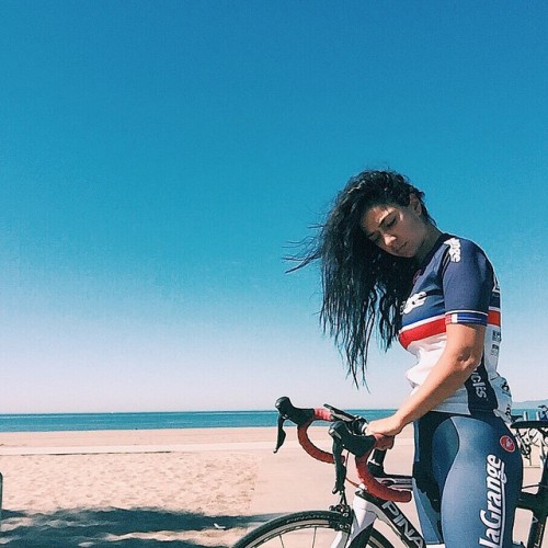 charliee1972: “Beach cruised ☀️Meanwhile there’s ❄️storms in other parts of the country.…”instagram.