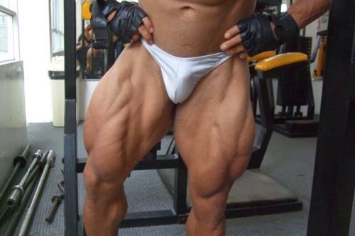 muscleaddictza:  Friday, August 29, 2014 Peruvian honcho Duncans Henson Vela Diaz 