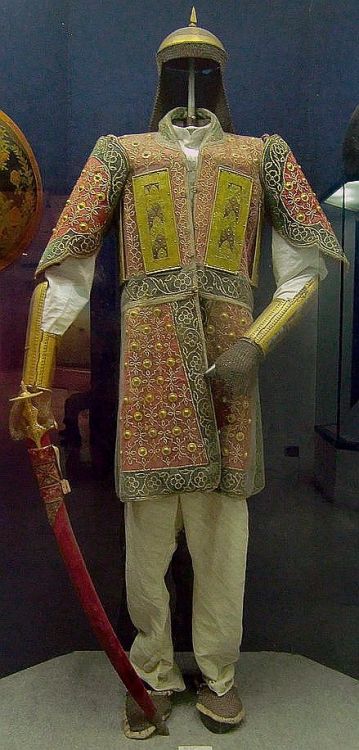 Chilta hazar masha (coat of a thousand nails), Indian armored clothing made from layers of fabric fa