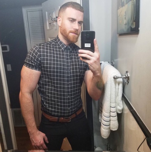 XXX hot guy + a mirror + a phone photo