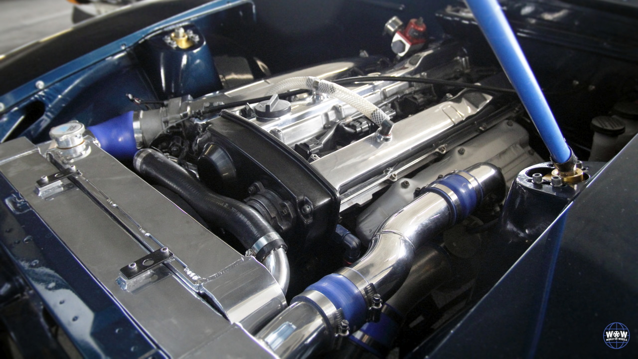 carbonking:  world-on-wheels:  240ZJapanese Car CruiseinPetersen Museum, Los Angeles