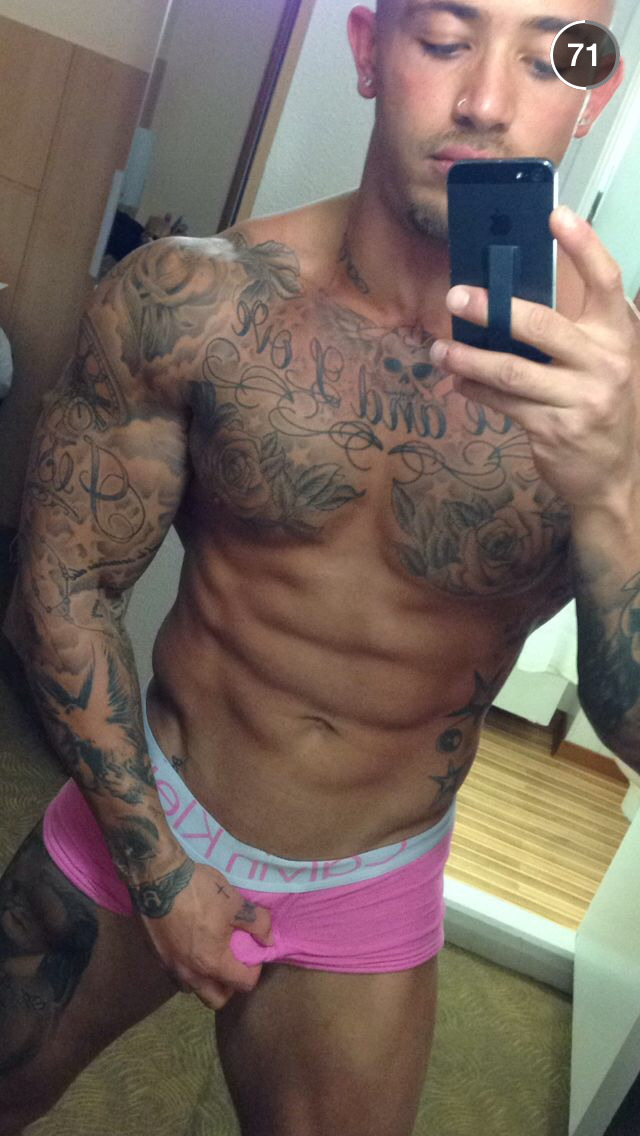 snapchatsfinestdudes:  Ashley Cain. Dick aint big but THAT ASS