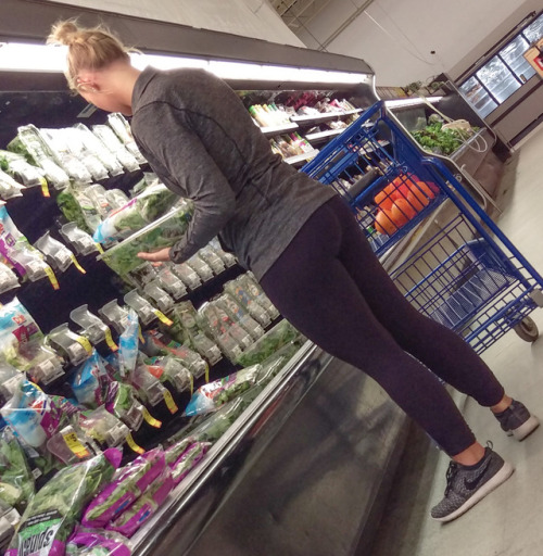 supahcreep1:Buying fruits and veggies