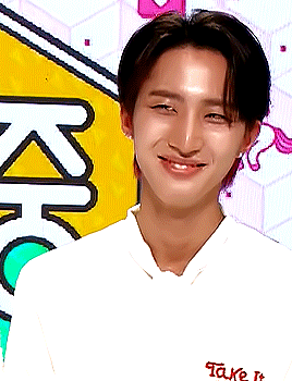 yootaeyanq:favourite smile in pentagon for @king-hwa