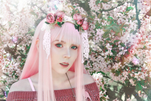 Wonder if this girl will see the cherry blossom again)ph: alenn__edit by me