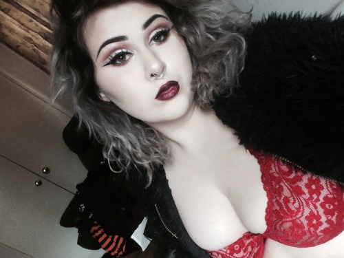 brattie:Main bitch out of your league too, yah