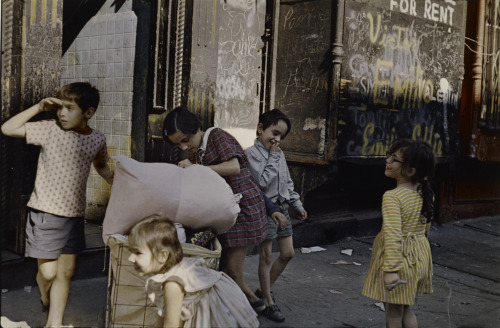 New York (Children Playing with Laundry Cart)HelenLevitt  (American; 1913–2009)1972Dye transfer prin