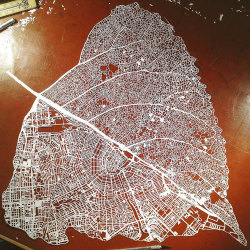 boredpanda:    Paper Cut Into Leaf Map Of