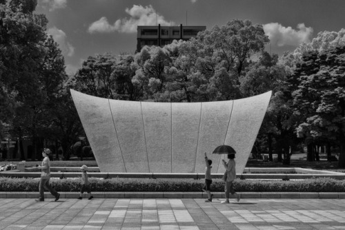 Walking by, Hiroshima