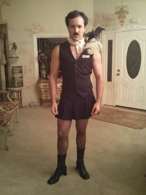 buzzfeed:I thought sexy pizza was the best Halloween costume this year, but I think Edgar Allen Ho m