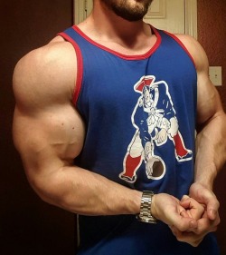 jeromeroundu2:  Requested….. @willpeter …. Most Muscular ….. Again, thanks for the side by side photo….. Dude!