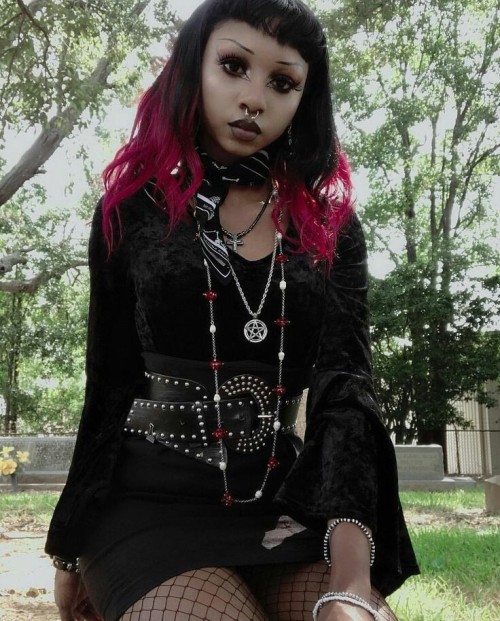 Some Black Goths For Ya 