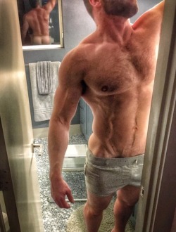 mystraightfriend:  Mystraightfriend.tumblr.com