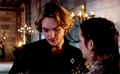 ale-la-pazza1:         One Scene Per OTP: Francis &amp; Mary - 1x13.        