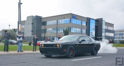 carsartandarchitecture:  This is how you leave a show in style with a Hellcat Challenger SRT Felix Legault Photography@fullthrottleauto