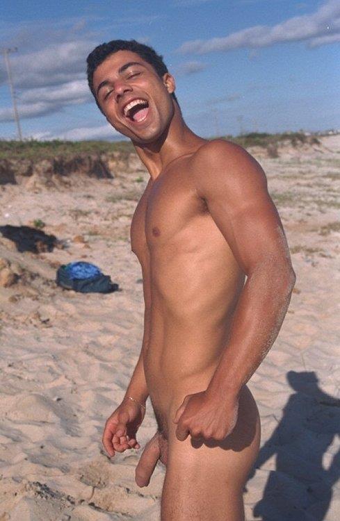 joeyboy30:  nakedguyselfies:  nakedguyselfies.tumblr.com  I’m calling on all my Fit