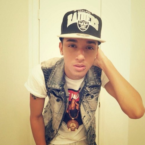 sexnthecloset:  www.sexnthecloset.tumblr.com