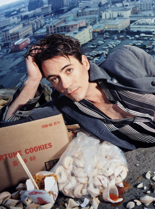 luvindowney:Vanity Fair - 2001
