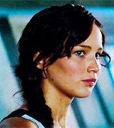 frostingpeetaswounds:  Katniss’ braid. 