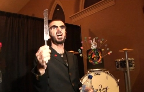 ringofromstatefarm: maybe ringo shouldn’t be allowed to carry knives