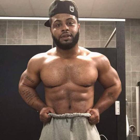 bigbootyquon:  I love a muscular man with a nice fat ass IG: Kingchamp_eze