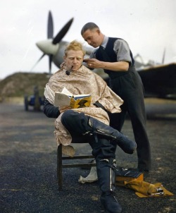 sparrowsforpennies:  RAF Pilot, 1942 http://huckberry.com/blog/posts/iconic-style-raf-pilot-1942