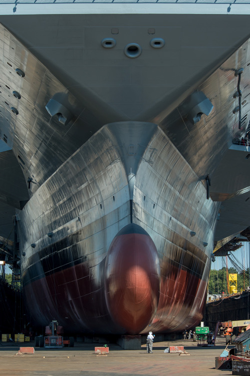 aircraftcarriers:  You haven’t experienced “BIG” until you are in a dry dock with a finished aircraft carrier. One year ago, Newport News Shipbuilding was getting ready to flood the dry dock where Gerald R. Ford (CVN 78) was constructed. Here are