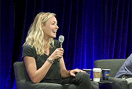 celoewe:Yvonne Strahovski - Laughing - Nerd HQ panel 2015