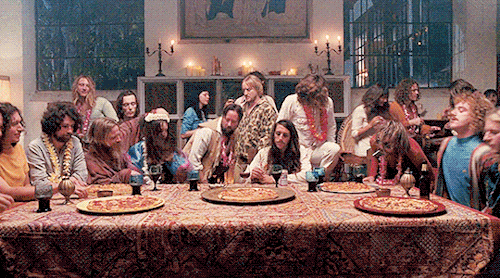 marthajefferson:“…why are you all sitting at one side of the table, huh?”The Last Supper, Leonardo Da Vinci (c.1490)WATCHMEN, Zack Snyder (2009) Inherent Vice, Paul Thomas Anderson (2014)The X-files (1993-2018)ALIEN: Covenant, Ridley Scott (2017)That'70s