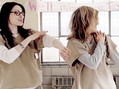 whydoyousmilewhore:  Alex &amp; Piper