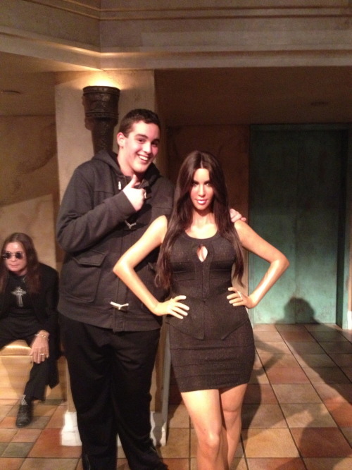 pricklylegs:  happyhagfish:  alexvicari:  Had so much fun hanging out with kim kardashian #foreveralone  i was gonna say “haha even wax ozzy is choosing to sit” but then i remembered he went to a wax museum and did this   *snort*