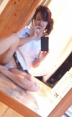 nicestolenselfies:  cute schoolgirl